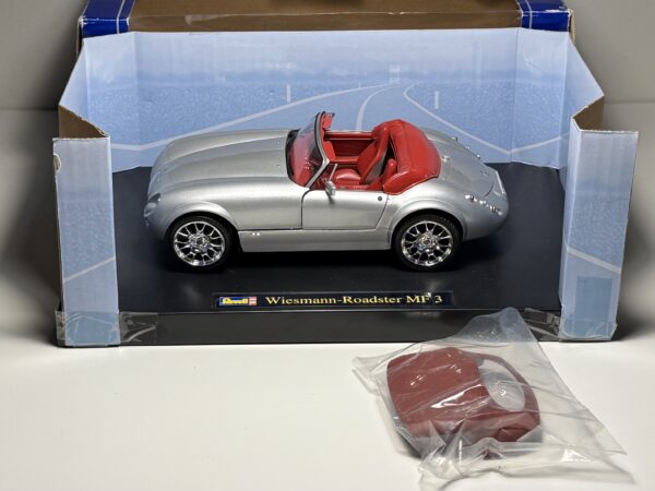 Revell - Wiesmann Roadster MF3 - Schaal 1:18 - Afbeelding 2