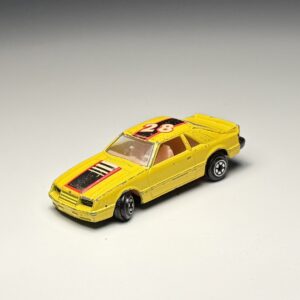 Yatming - Ford Mustang Pace Car 28 - Schaal 1:64