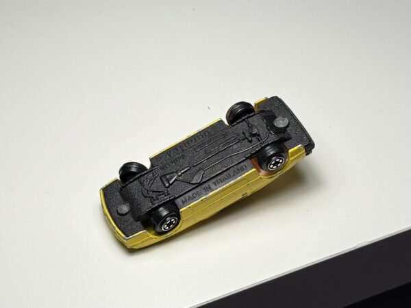 Yatming - Ford Mustang Pace Car 28 - Schaal 1:64 - Afbeelding 5
