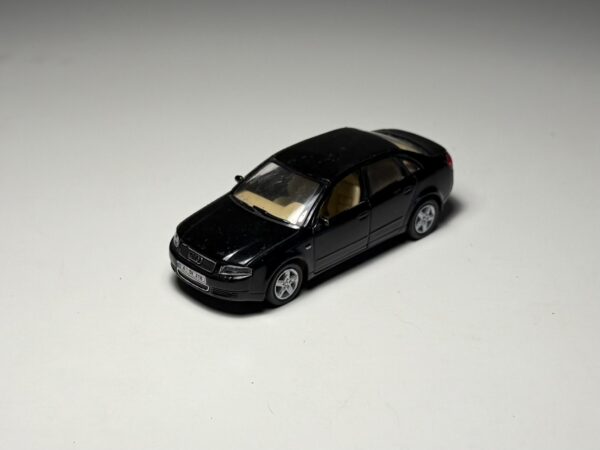 Welly - Audi A4 - Schaal 1:38