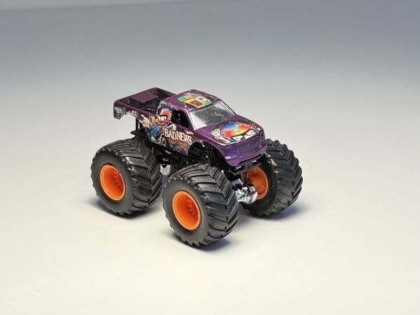 Hot Wheels - Bad News Monster Truck - Schaal 1:64 - Afbeelding 4
