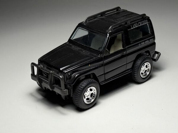 NewRay - Toyota Land Cruiser LX - Schaal 1:32